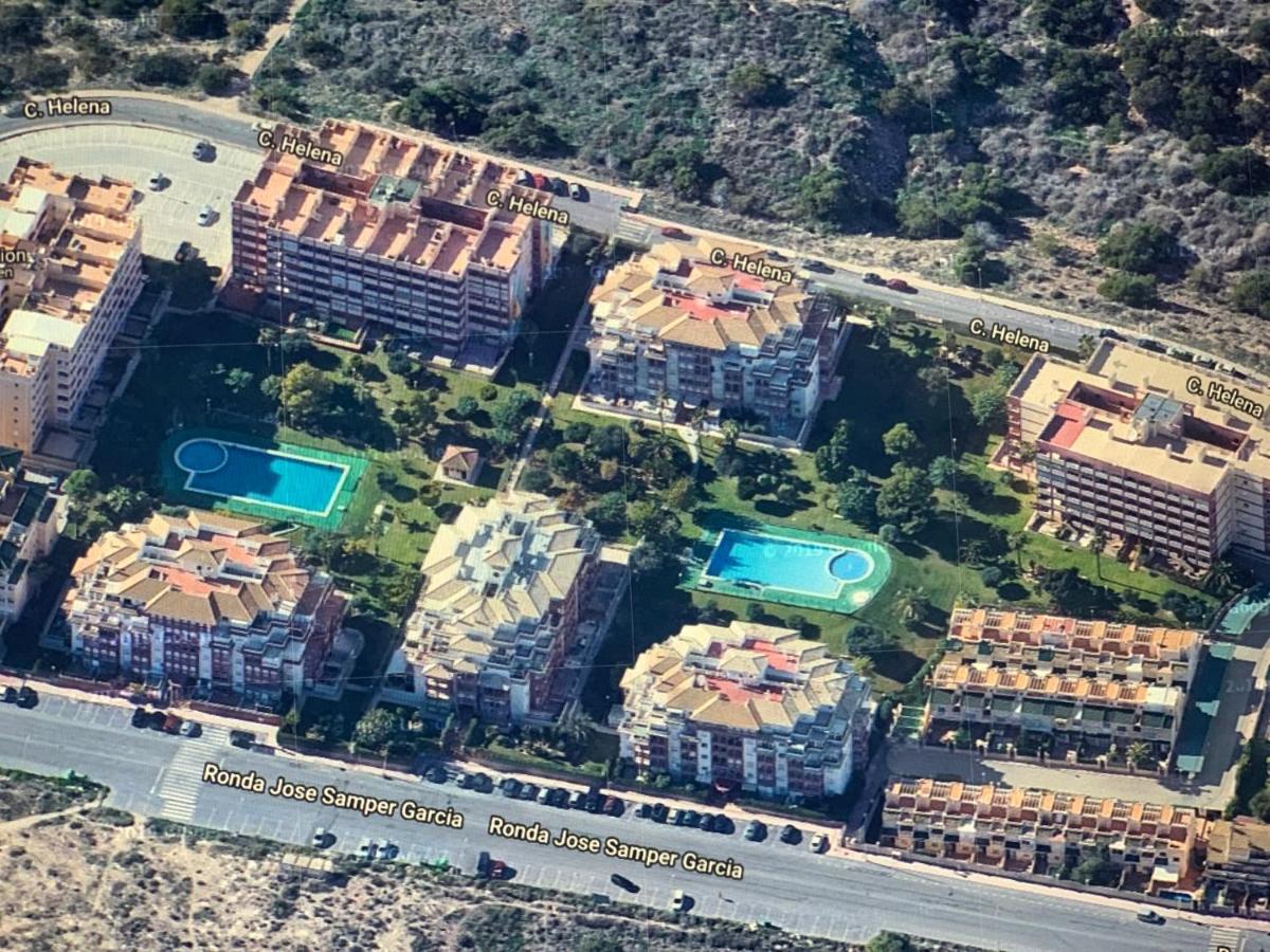 Studio With Terrace And Pool Торевиеха Екстериор снимка